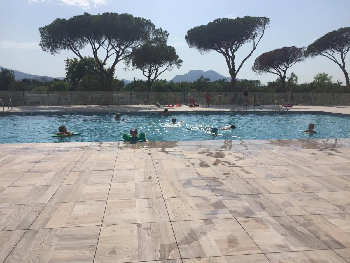 Appartement neuf moderne avec piscine Puget-sur Argens Extérieur photo