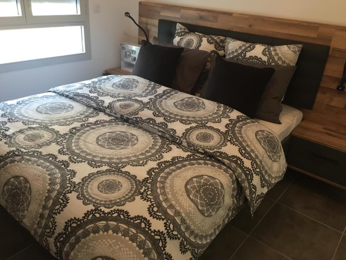 Appartement neuf moderne avec piscine Puget-sur Argens Extérieur photo